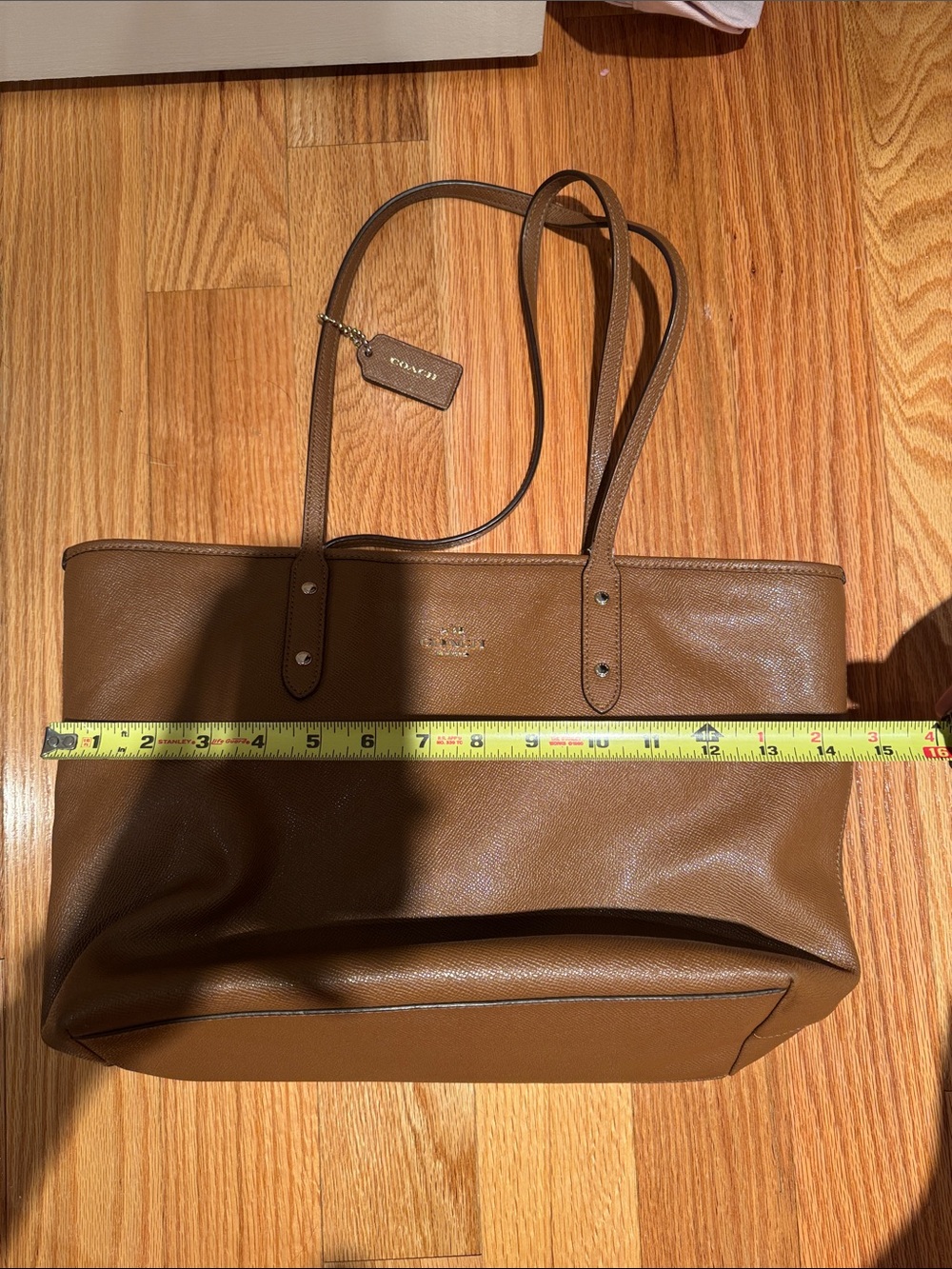 Coach City Zip Tote - Picture 15 of 16